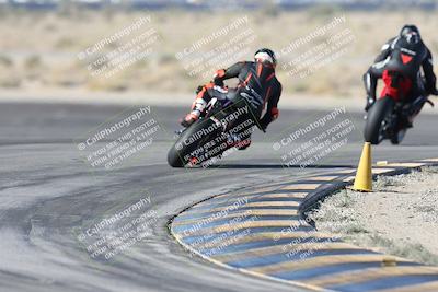 media/Dec-01-2025-Moto Forza (Mon) [[2daa91e15f]]/1-Advanced Group/Session 2 Turn 11 Backside/